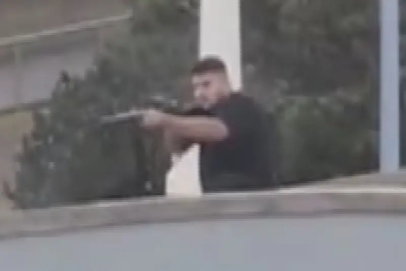 Bondi Beach saldırganı Naveed Akram saldırı anında